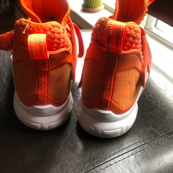 Sold-LaBrons hightop sneakers - Picture 3 of 3